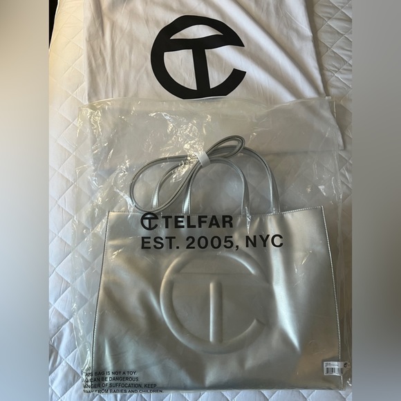 SILVER TELFAR BAG - LARGE - Picture 5 of 5